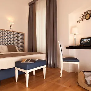 *** Hotel Floris Italien